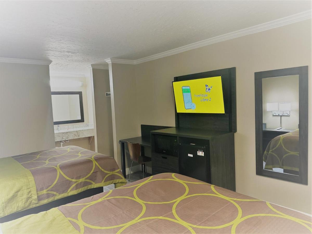 Super 8 By Wyndham Picayune Esterno foto