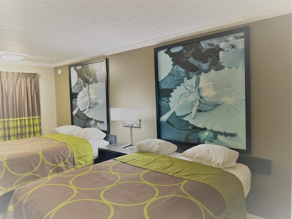 Super 8 By Wyndham Picayune Esterno foto
